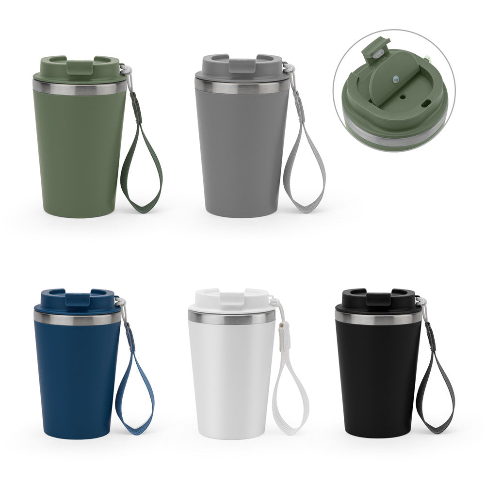 Reisebecher aus Edelstahl (90 % recycelt) und Außenwand aus PP mit matter